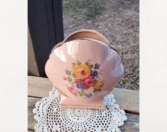 Vintage pink shell shaped flower vase.  Glazed ceramic.  floral accented.  Scalloped with gold edging.  Flower vase ceramic.