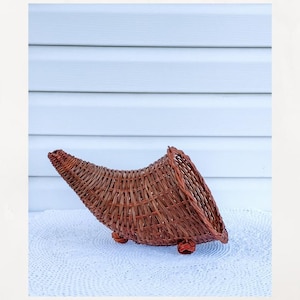 Vintage Woven Wicker Cornucopia Basket: Braided Rim Fall Decor
