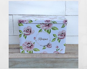 Vintage KicheNest recipe box. Recipe keeper. recipe organizer.  recipe cardholder box.  Recipe card storage tin.