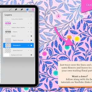 Op de afbeelding: Een digitale illustratiehandleiding op een tabletscherm met een roze bloemenpatroon met blauwe bladeren. De handleiding instrueert gebruikers om de lijnen te traceren en bloemen en bladeren toe te voegen om hun eigen rankende bloemenpatronen te maken. De tekst vermeldt ook een demo op YouTube.