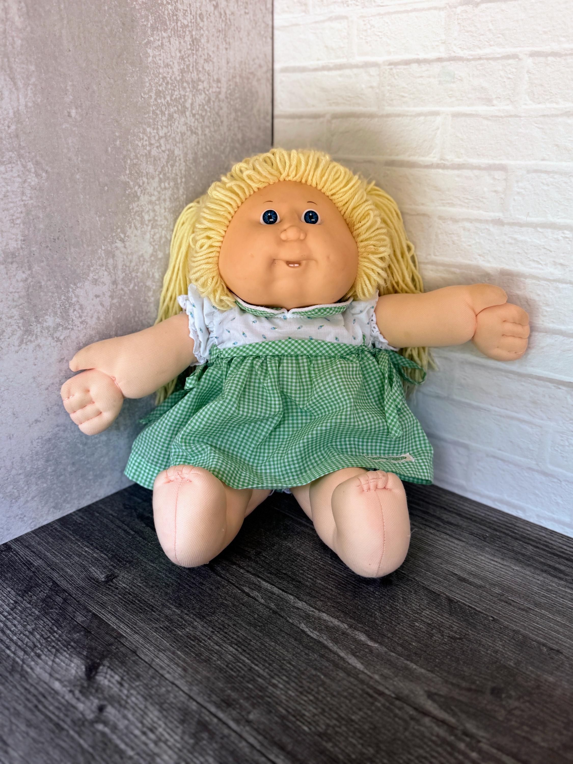 Garbage Pail Kids Vintage Cabbage Patch Kid Girl Doll  1985 Vinyl Head  With Yarn Hair  Signed