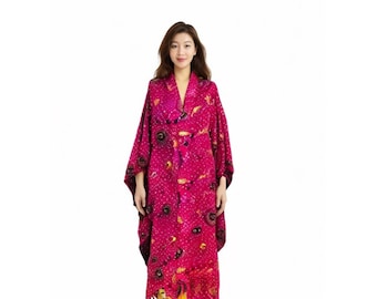 Schicker roter Kimono - Elegante Oberbekleidung und Vertuschung für Damen