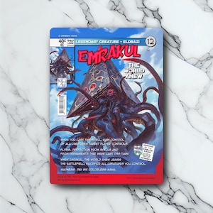 Puede incluir: Una carta coleccionable con Emrakul, The World Anew, una Criatura Legendaria Eldrazi. La carta tiene un estilo de cómic con un fondo azul, rojo y blanco. La obra de arte representa una criatura grande con tentáculos. El texto de la carta es visible.