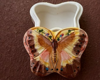 Jewelry box in the shape of a ceramic butterfly With Lid