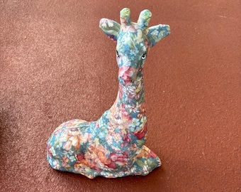 Porcelain Giraffe HELEN SHAVER Heisman Fine Arts Gallery, 1993 number 9/616