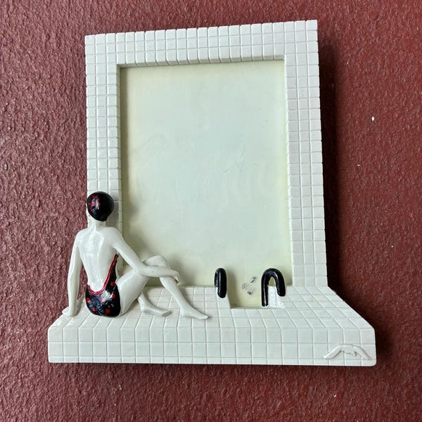 Vintage Art Deco  Photo Frame with Figurine, 7x5 Picture, Unique Sculptural Frame Decor