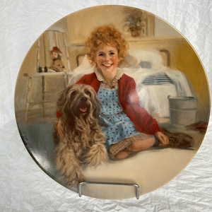 Annie and Sandy  plate  collector plate by  William Chambers, member F12792,Plate Series, 1983, Orphan Annie Plate,Dish