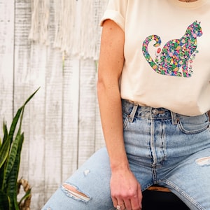 Cat Mom Shirt Floral Cat Shirt Purr Shirt Cat Mom Floral Cat Tee Cat Lover Shirt Animal Lover Tee Cat Lovers Shirt Gift for Mom Gift for Dad