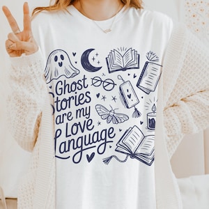 Buchliebhaber T-Shirt, Gothic Cottagecore Geist-T-Shirt, Gruseliges Lese Outfit Herbst, Horror Reader Book Club, Gemütliche Academia Literatur Kleidung