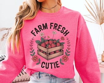 Farm Fresh Cute Vintage Strawberry Sweatshirt, Boho Hippie Cottagecore Summer Pullover, Cute Gardener Gift Preppy Coquette Crewneck Outfit