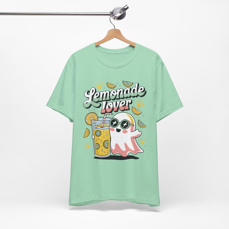 Joli t-shirt fan de limonade, stand de vente de limonade dans l'arrière-cour, boisson douce à la piscine avec chemise d'été, tenue de camp d'été bohème, visite du marché de producteurs Heather Mint