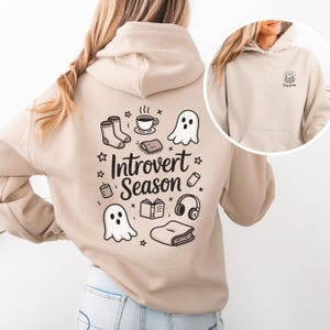 Introvert säsongshoodie söt spöke, tröja boklig hösthelg, tröja läskig läsdag, mysig hösthoodie Halloween-outfitgåva