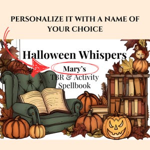 K&ouml;nnte beinhalten: Ein Halloween-Buchlisten- und Aktivit&auml;tsplaner mit einem gem&uuml;tlichen Sessel, K&uuml;rbissen und einem B&uuml;cherregal. Der Titel lautet "Halloween Whispers" und das Buch ist mit dem Namen "Mary's" personalisiert.