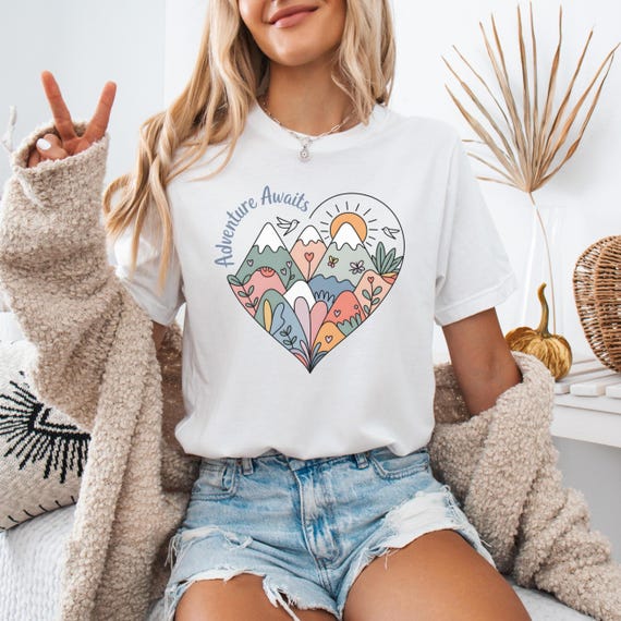 Adventure Exploring Hiking T-Shirt Summer, Cute Nature Lover Tee Retro Mountain Heart, Gift Outdoorsy Girl Flower Fan, Trail Hiker Outfit
