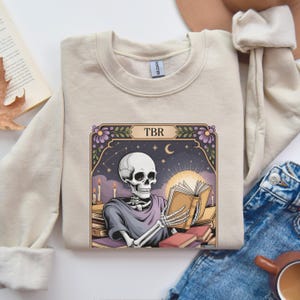 TBR Bookworm Halloween Skeleton Sweatshirt, Gothic Tarot Card Trendy Fall Sweater for Horror Reader, Literary Witch Book Club Pullover Gift