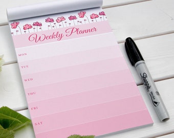 Wochenplaner mit rosa Blumen Design