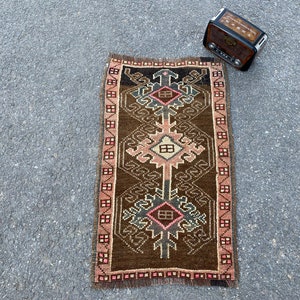 2x2 Rug, Square, Small Oushak Rug, Mini Rug, Turkish Vintage Rug, Anatolian, Wool, Small Rug, Hand-Made, Antique, Door Mat Rug, Rug 2x2