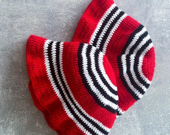 Gehaakte bucket hat met strepen (handgemaakt)