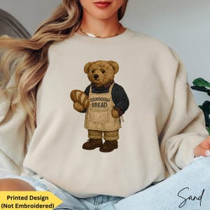 Bear Sweatshirt for Sourdough Bread Maker, Vintage-Inspired Nostalgic Women's Bear Sweaters, Cozy and Charming Sourdough Lover Shirt Baker Gift, Trendy 1990s Preppy Classy Bear Crewneck for Youth