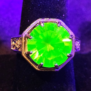 Uranium Glass Round cut Ring size 6.5, 7, 7.5 new Sterling Silver with a large vintage Uranium glass stone that glows under black / UV light