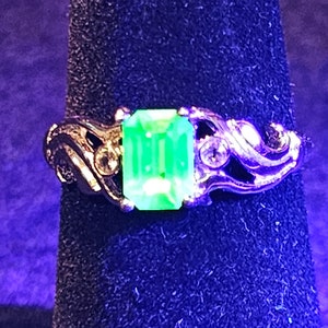 Uranium Glass Art Nouveau Ring size 7 new Sterling Silver with a vintage 7x5mm emerald cut Uranium glass stone glows under black / UV light