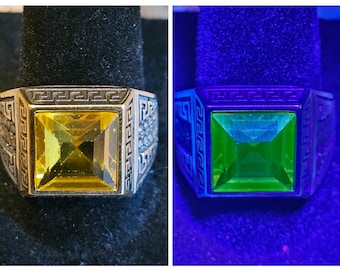 Anel masculino vintage em vidro de urânio amarelo, com pedra quadrada de 10 mm, em prata de lei, ajustável e que brilha sob luz negra/UV.