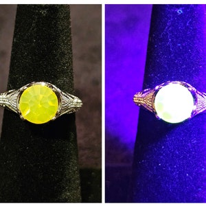 Uranium Glass Ring vintage style new Sterling Silver size 7 vintage Yellow round cut Uranium glass stone that glows under black / UV light