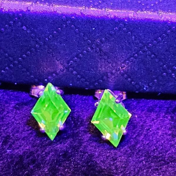 Uranium Glass Earrings in new Sterling Silver with Vintage Kite cut Uranium Glass stones, glows under black/UV light