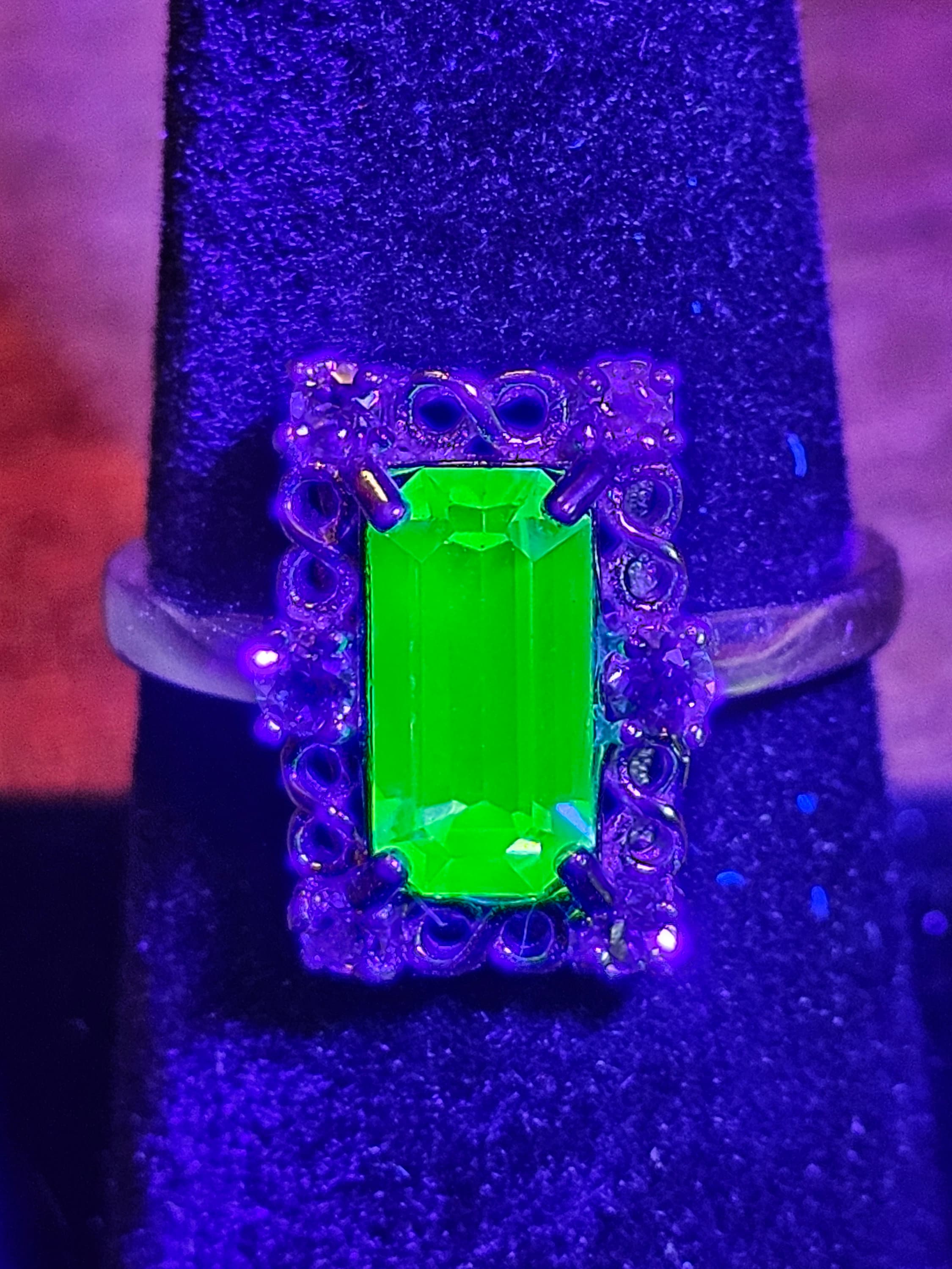 Vintage uranium glass - Etsy 日本