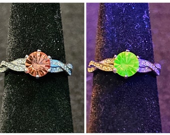 Uranglas Rundschliff Ringgröße 6 bis 10 Sterling Silber mit einem Vintage Pink Uranglasstein, der unter Schwarz- / UV-Licht leuchtet