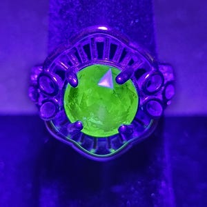 Uranium Glass Round cut Ring in size 7. New Vintage style Sterling Silver with a vintage Uranium glass stone that glows under black/UV light
