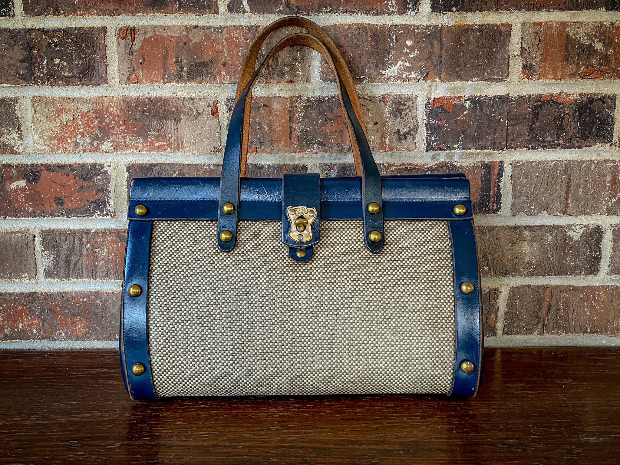 Beautiful Vintage 1960 s Signature John Romain Navy Leather and Natural Tweed Purse in Good Condition