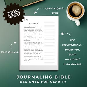 Op de afbeelding: Een digitaal dagboek ontworpen voor duidelijkheid, met de tekst "Journaling Bible Designed for Clarity" onderaan. Het dagboek is opgemaakt met een grote kop "Genesis 1" en het eerste vers van Genesis in een dyslexievriendelijk lettertype. Het dagboek is ontworpen voor gebruik met e-ink apparaten zoals de Remarkable 2, Paper Pro, Boox en andere e-ink apparaten.