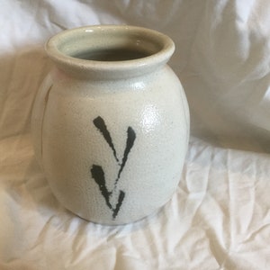 Kadis Signed Pottery Signed on Bottom 5 3/4&quot; height Handmade