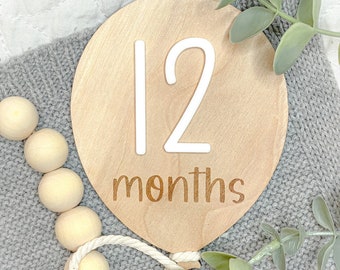 Wooden Monthly Milestones | Balloon Baby Milestones | Interchangeable Monthly Milestones | Baby Milestone Cards | Gender Neutral Baby Gift