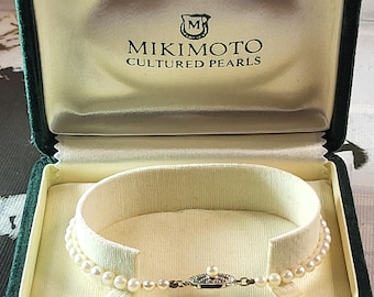 Bracciale vintage Mikimoto in perle coltivate e argento, lungo 22 cm, in ottime condizioni, anni '60, raro.