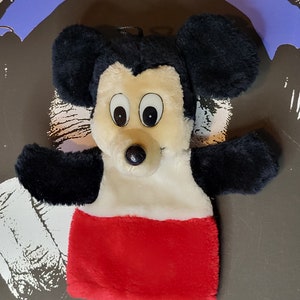 1981 vintage Walt Disney characters hand puppet  mickey mouse.  super rare hard to find collectors piece