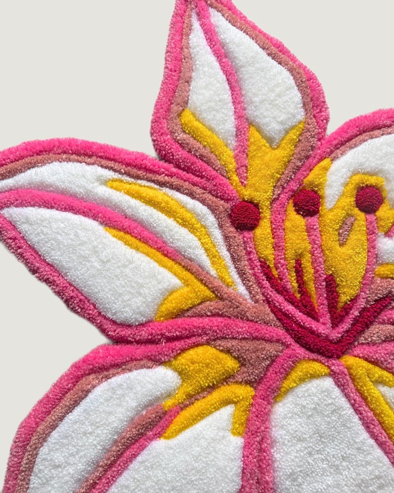 Handmade pink lily tufted rug - floral tapestry home decor image 5