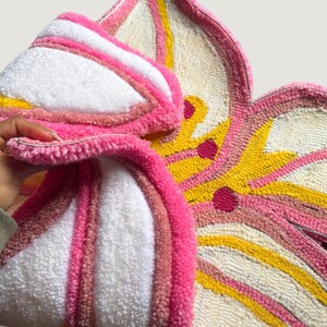 Handmade pink lily tufted rug - floral tapestry home decor image 6