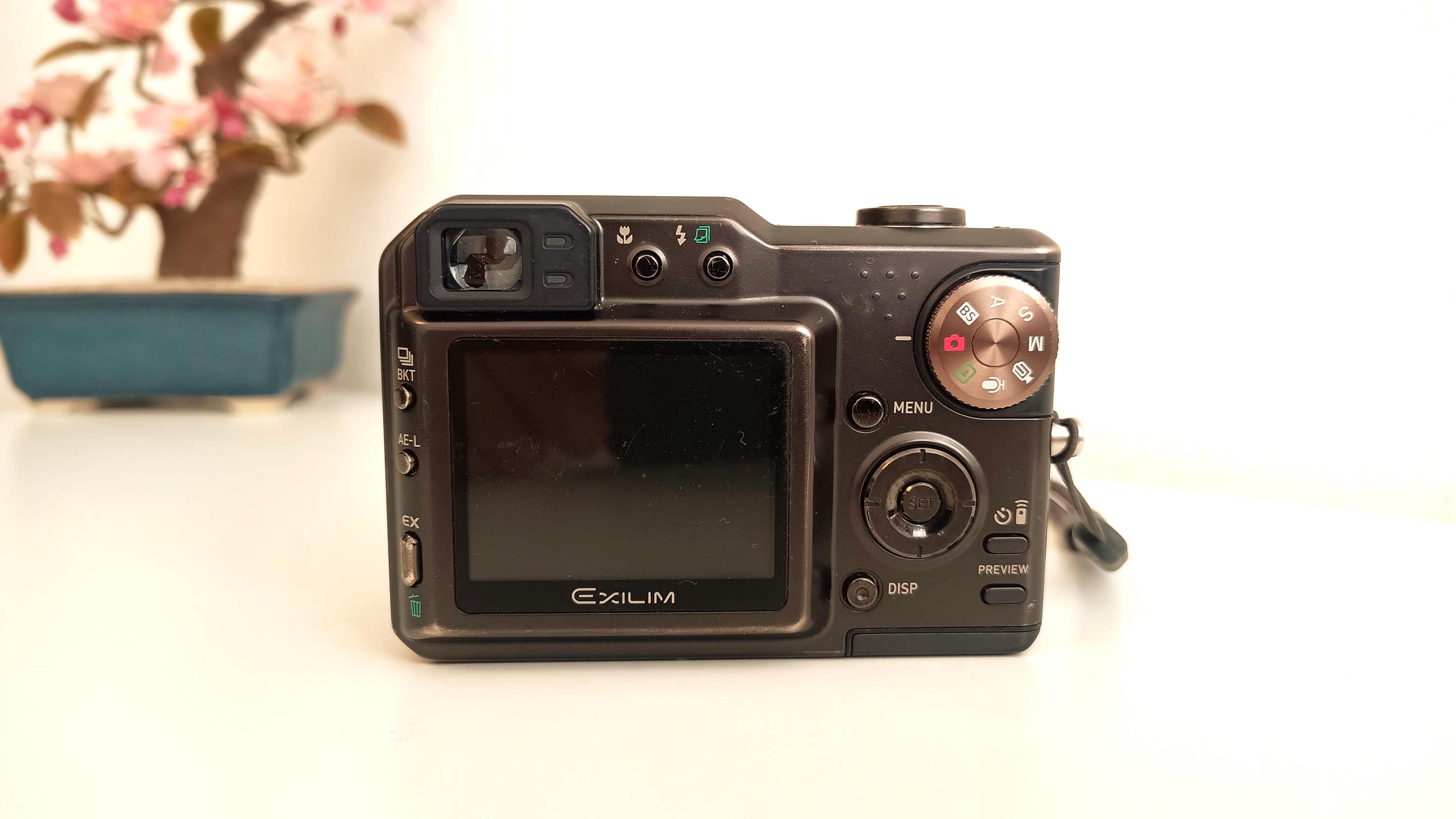 CASIO EXILIM EX-P700 Retro Compact Digital Camera Tested Working