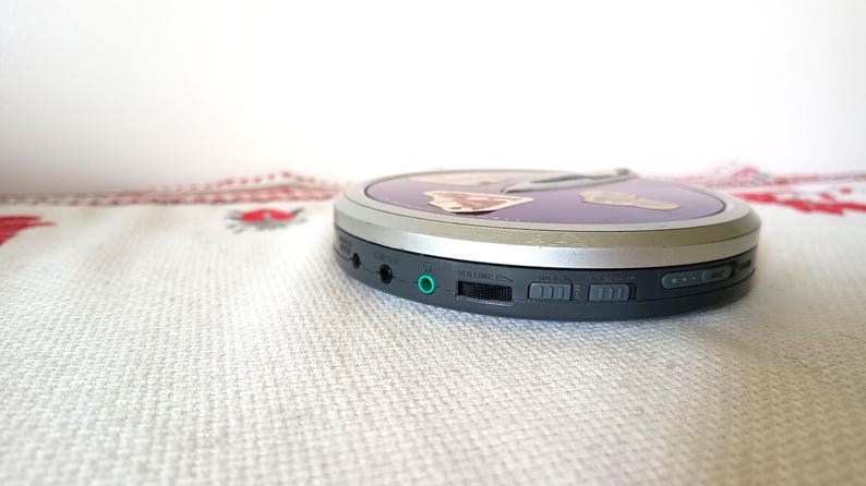 KOSS KS5302 Portable CD Player image 2