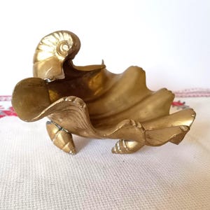 Vintage Mid Century Modern Brass Decorative Crafts Shell Bowl Bird