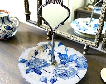 Blue Rose Scallop Shell Jewelry Stand, Vintage Floral Ring Holder