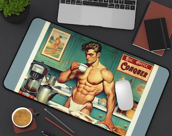 Tapete de escritorio vintage de galán, arte queer, culturista gay, decoración LGBTQ, oficina del orgullo gay, obra de arte vintage, protector de escritorio para portátil, accesorio para computadora, +18
