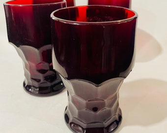 Gobelets géorgiens plats vikings en verre rouge rubis, ensemble de quatre