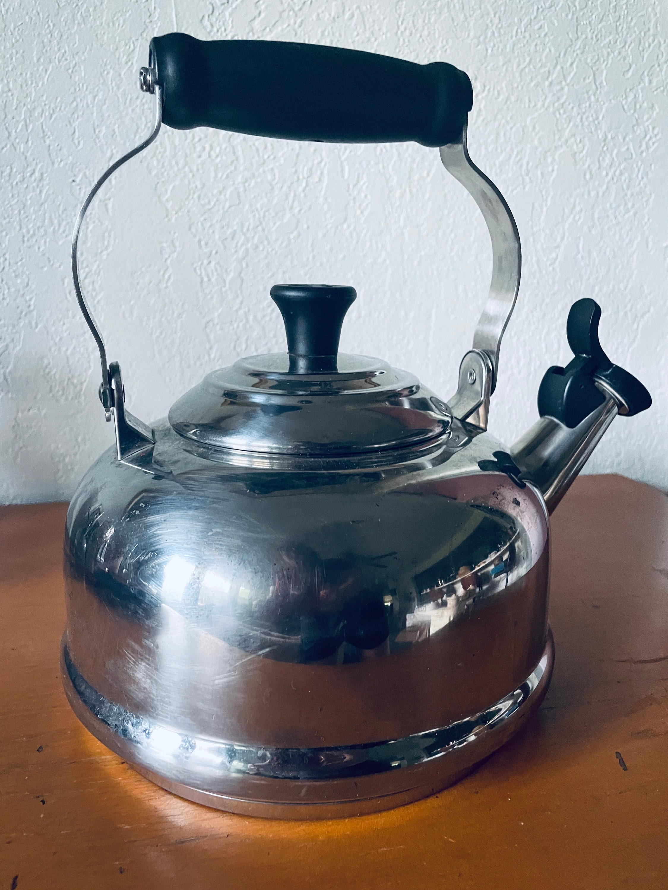 Le Creuset Stainless Steel Whistling Kettle