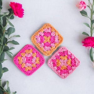 Granny Square Crochet Pattern – PDF Easy Beginner Motif