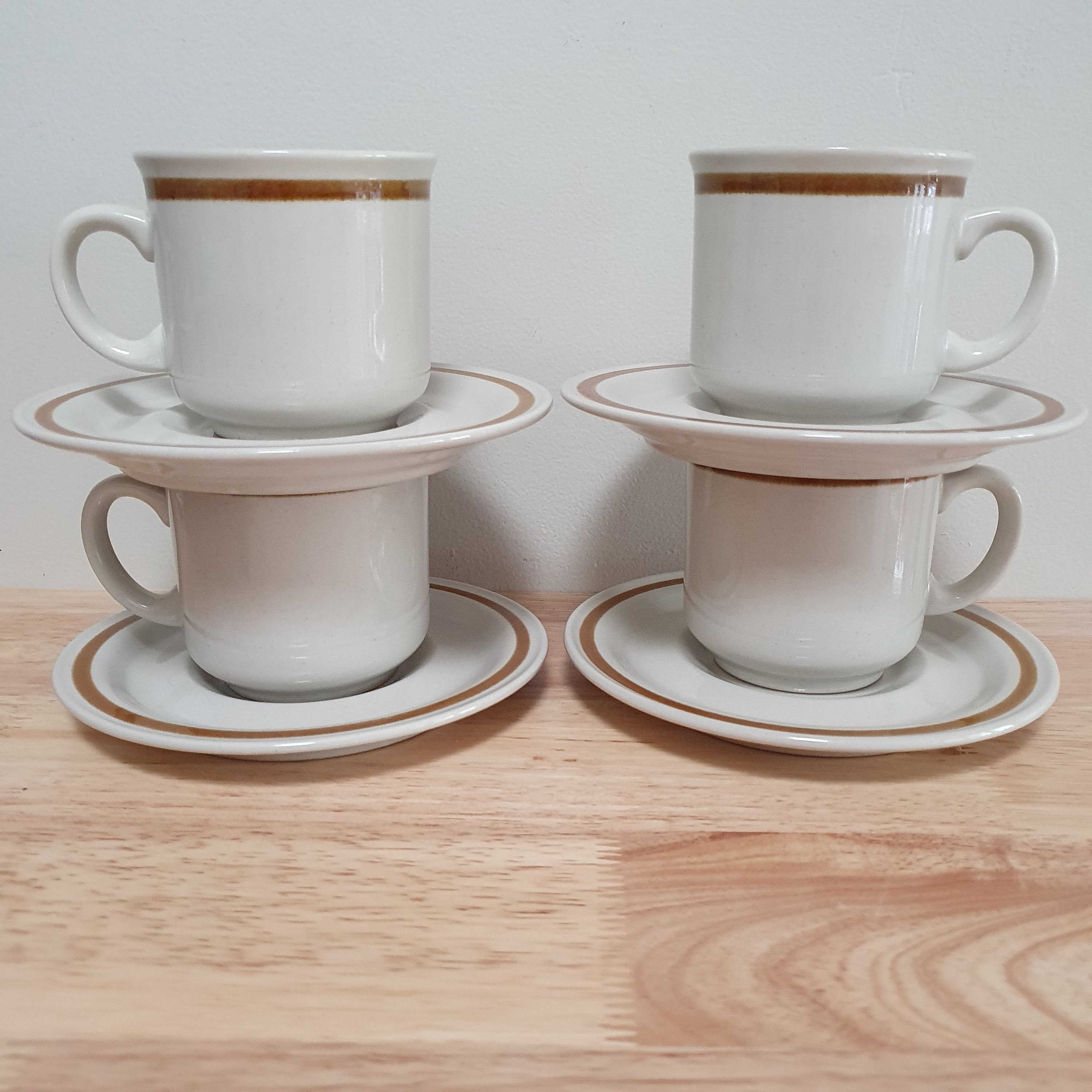 信頼も厚い Stoneware Genuine 4 of Set A Coffee Saucers and Teacups Mugs 小物