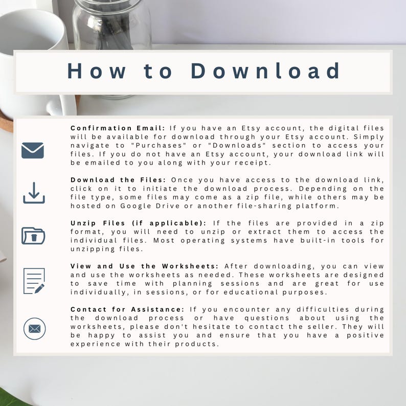 Pu&ograve; includere: Una grafica bianca con il testo "How to Download" in alto. Sotto, le istruzioni spiegano come scaricare file digitali da Etsy, tra cui e-mail di conferma, download di file, decompressione e utilizzo di fogli di lavoro. Vengono fornite anche informazioni di contatto.