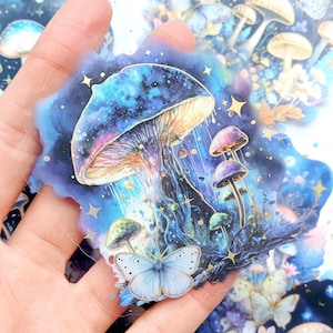 Lot de 5 stickers champignons magiques. Grands stickers champignons mystiques bleu nuit avec hologrammes dorés. Nature, bois, forêt